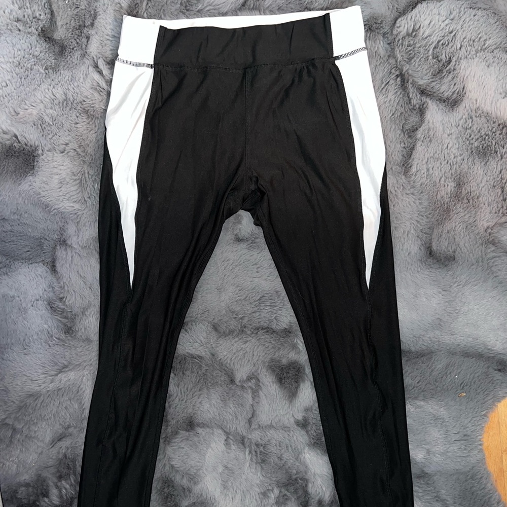 FASHION NOVA LEGGINGS